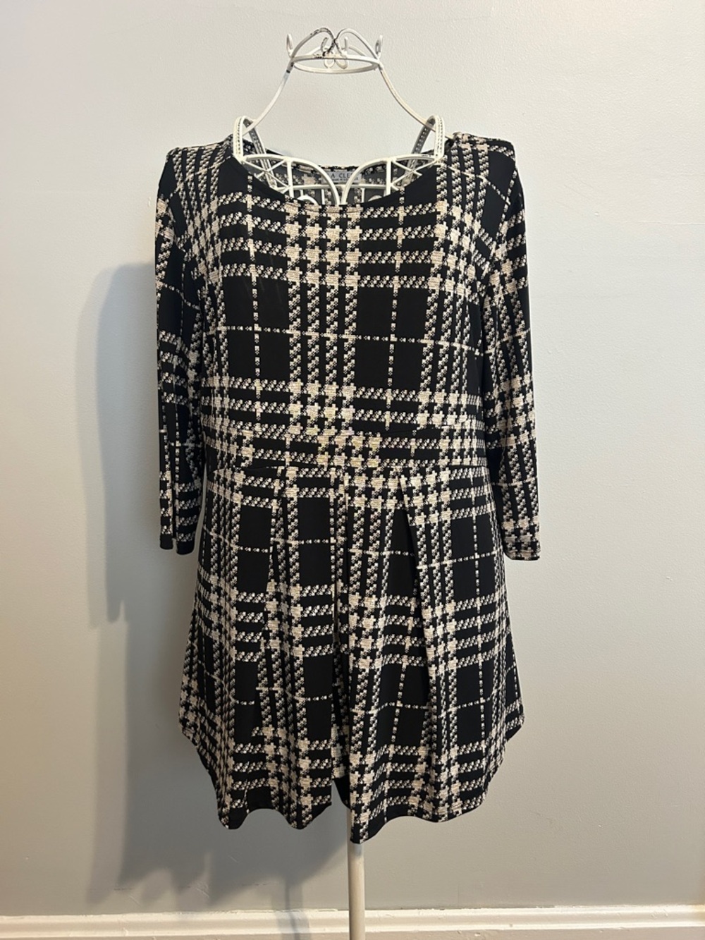 LaClef Black and Cream Geometric Print Tunic
